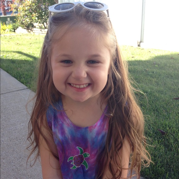 Meet your Posher, Tara - Picture 1 of 3